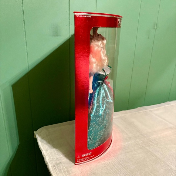 Vintage 1995 Barbie Happy Holidays Doll Special Edition Mattel #14123 NRFB - Picture 5 of 6